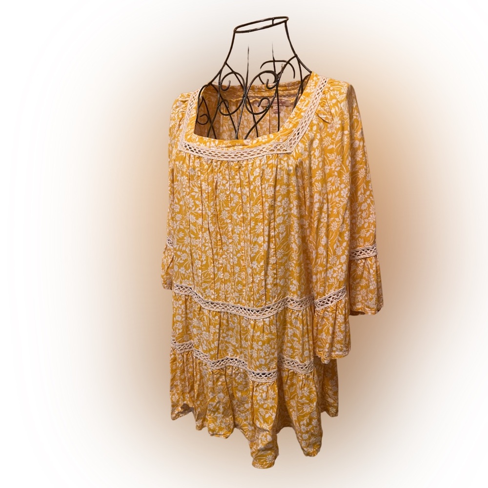Magnolia Lane Yellow/Gold and White Relaxed Tiered Tunic